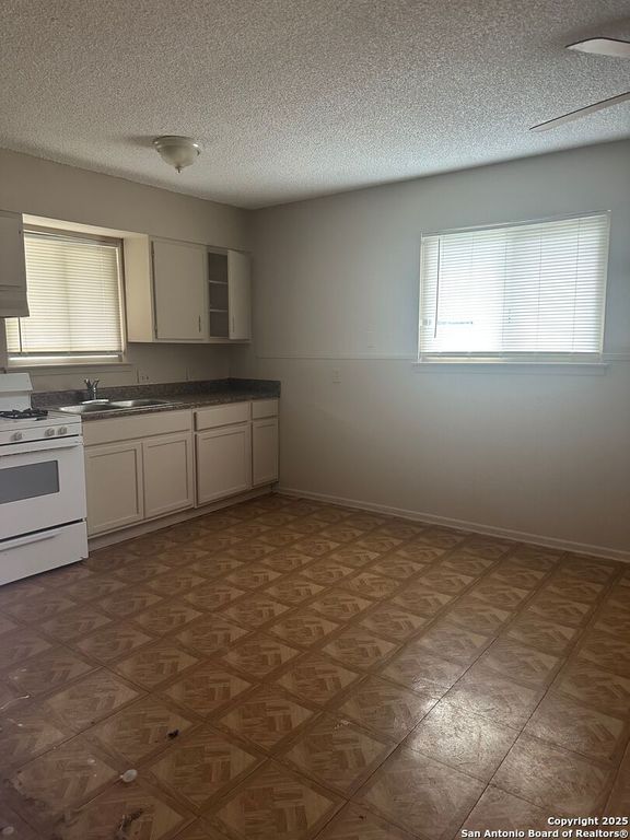 2129 Pat Booker Rd Apt 11, Universal City, TX 78148