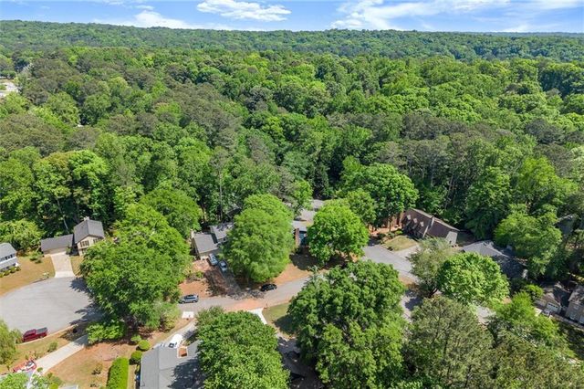 20 Sweetwood Court, Roswell, GA 30076
