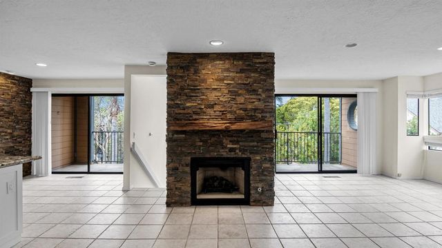 812 Kalpati Cir E, Carlsbad, CA 92008