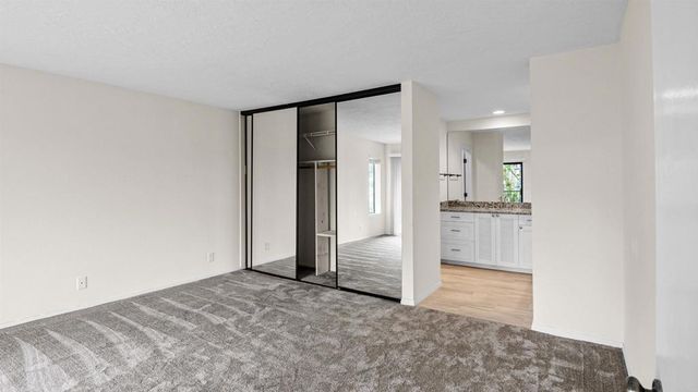 812 Kalpati Cir E, Carlsbad, CA 92008