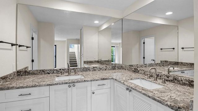 812 Kalpati Cir E, Carlsbad, CA 92008