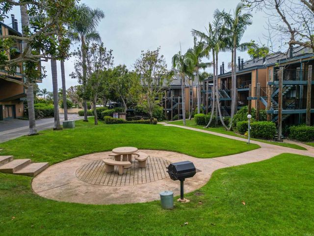 812 Kalpati Cir E, Carlsbad, CA 92008