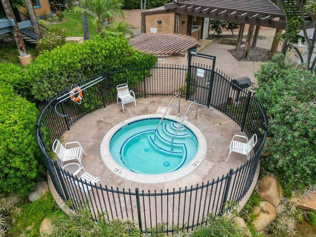 812 Kalpati Cir E, Carlsbad, CA 92008