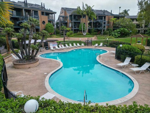 812 Kalpati Cir E, Carlsbad, CA 92008