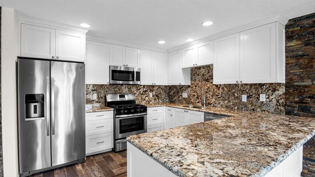 812 Kalpati Cir E, Carlsbad, CA 92008