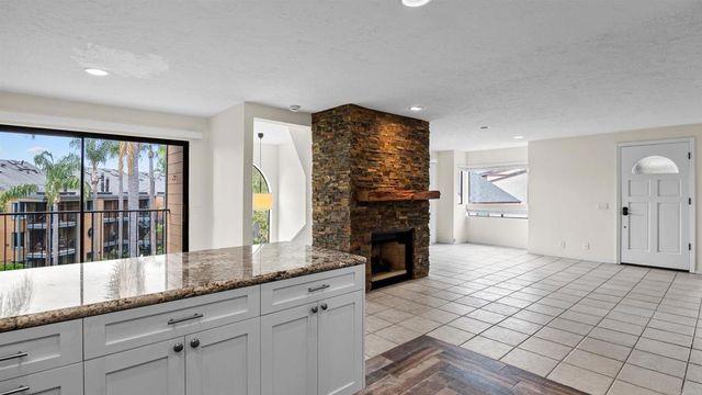 812 Kalpati Cir E, Carlsbad, CA 92008