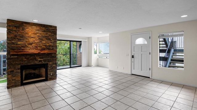 812 Kalpati Cir E, Carlsbad, CA 92008