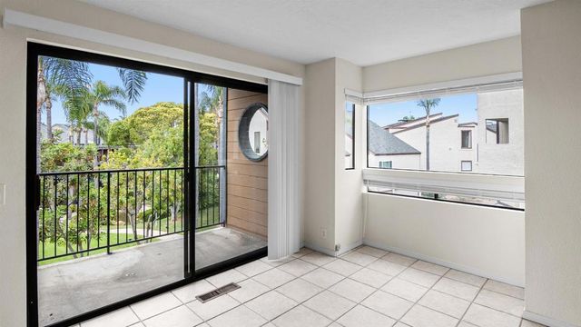 812 Kalpati Cir E, Carlsbad, CA 92008