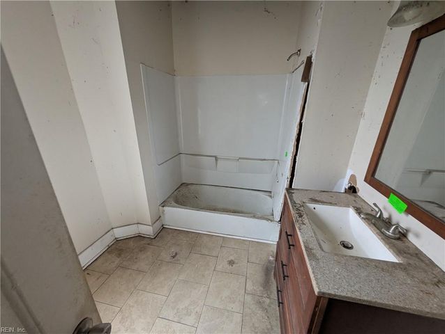 2123 Effingham ST, Portsmouth, VA 23704