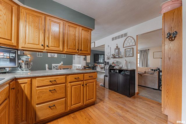 108 COUNTRY CLUB Drive, Pekin, IL 61554