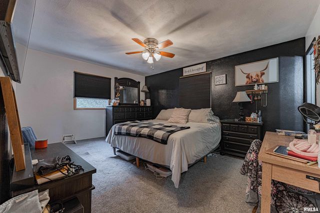 108 COUNTRY CLUB Drive, Pekin, IL 61554