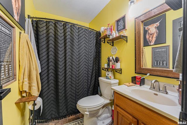 108 COUNTRY CLUB Drive, Pekin, IL 61554