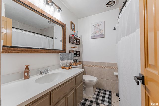 108 COUNTRY CLUB Drive, Pekin, IL 61554