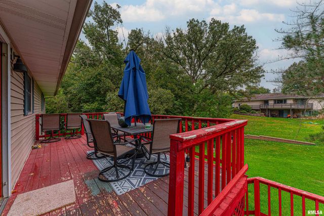 108 COUNTRY CLUB Drive, Pekin, IL 61554