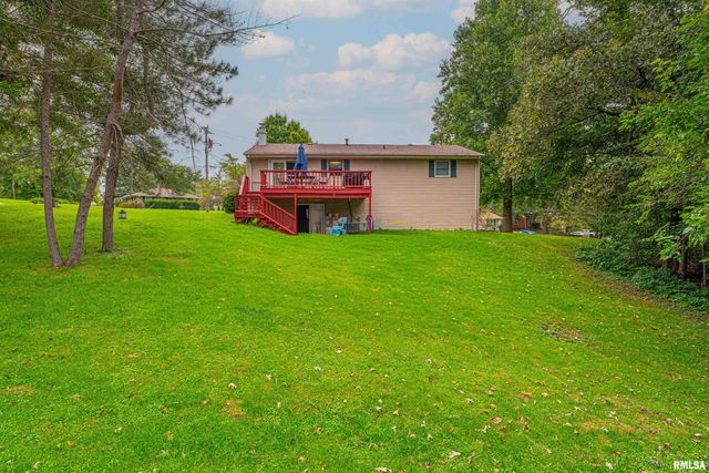 108 COUNTRY CLUB Drive, Pekin, IL 61554