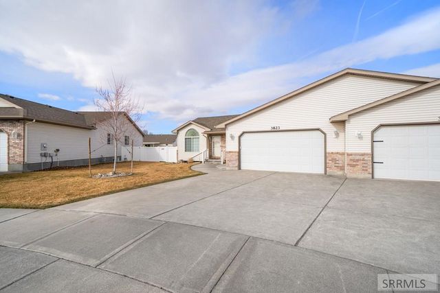 3823 E Summerridge Cir, Ammon, ID 83406