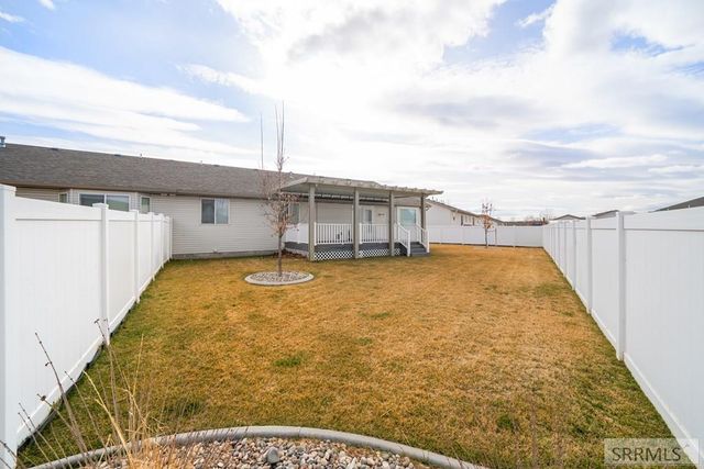 3823 E Summerridge Cir, Ammon, ID 83406