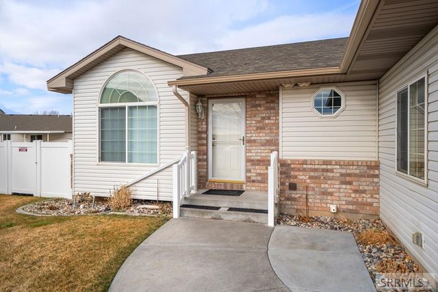 3823 E Summerridge Cir, Ammon, ID 83406