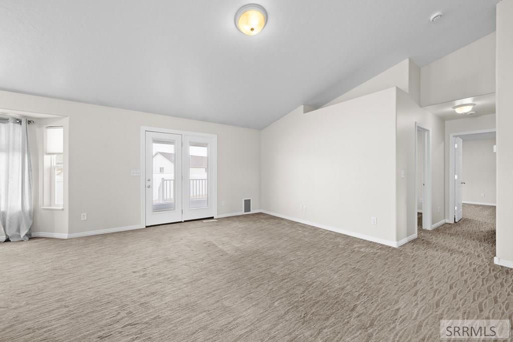 Image 11 of property listing at 3823 E Summerridge Cir, Ammon, ID 83406