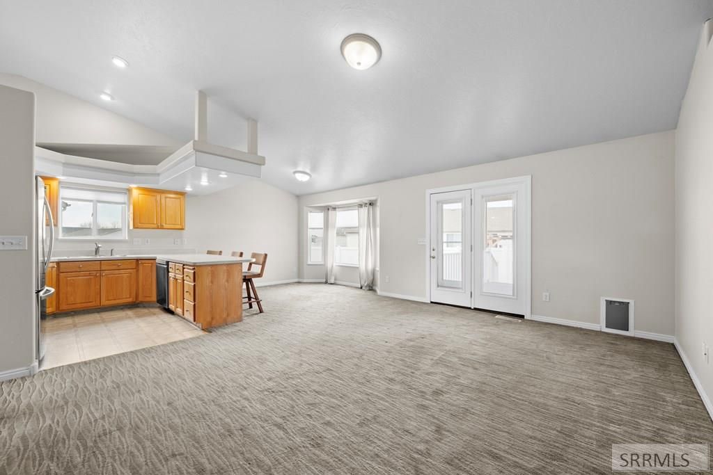 Image 12 of property listing at 3823 E Summerridge Cir, Ammon, ID 83406