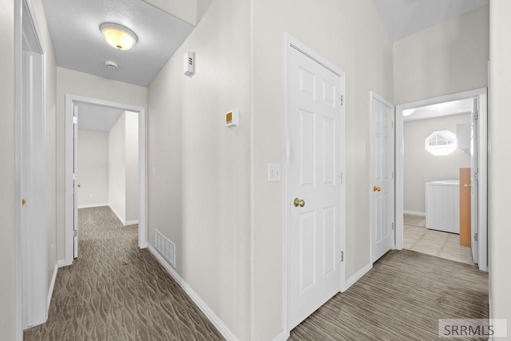 Image 20 of property listing at 3823 E Summerridge Cir, Ammon, ID 83406