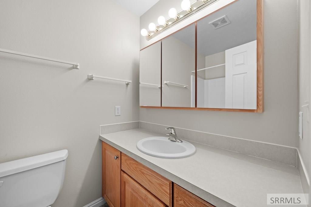 Image 21 of property listing at 3823 E Summerridge Cir, Ammon, ID 83406