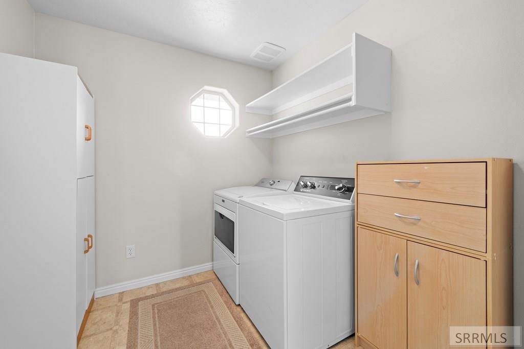 Image 23 of property listing at 3823 E Summerridge Cir, Ammon, ID 83406