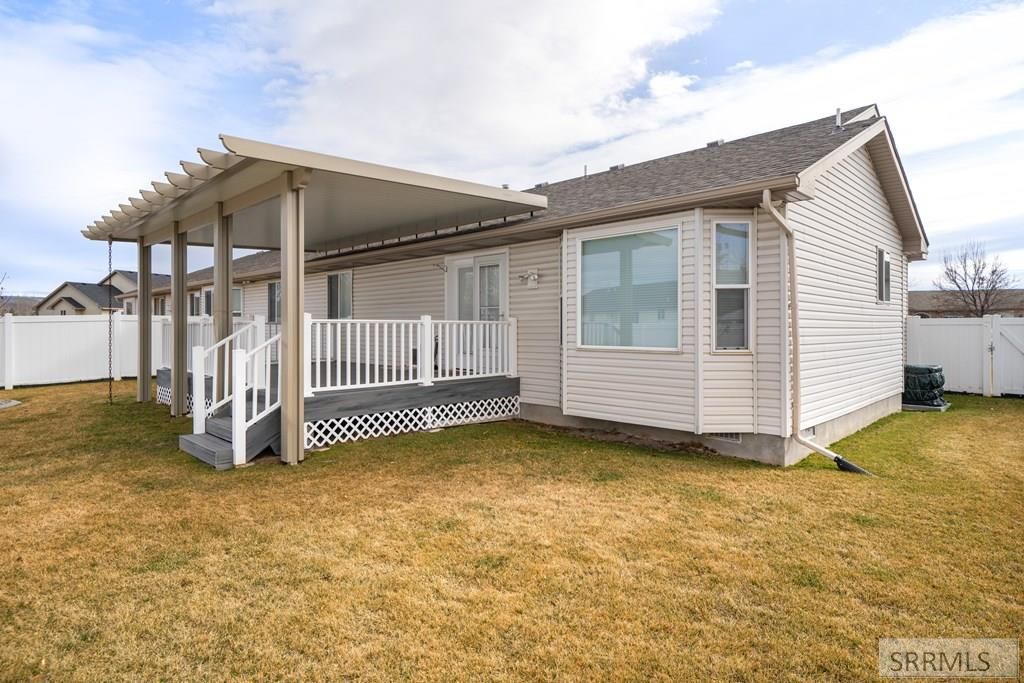 Image 39 of property listing at 3823 E Summerridge Cir, Ammon, ID 83406