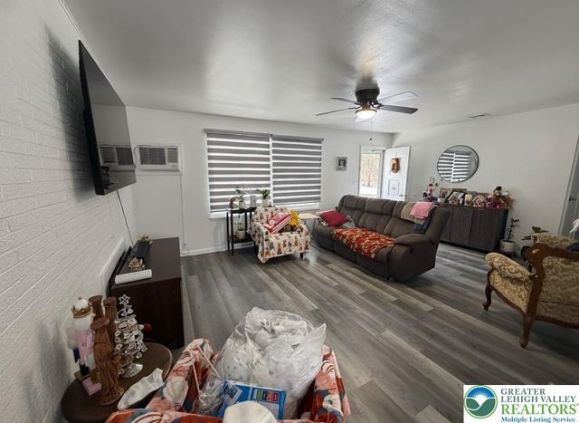 162 Independence Road, Smithfield Twp, PA 18301