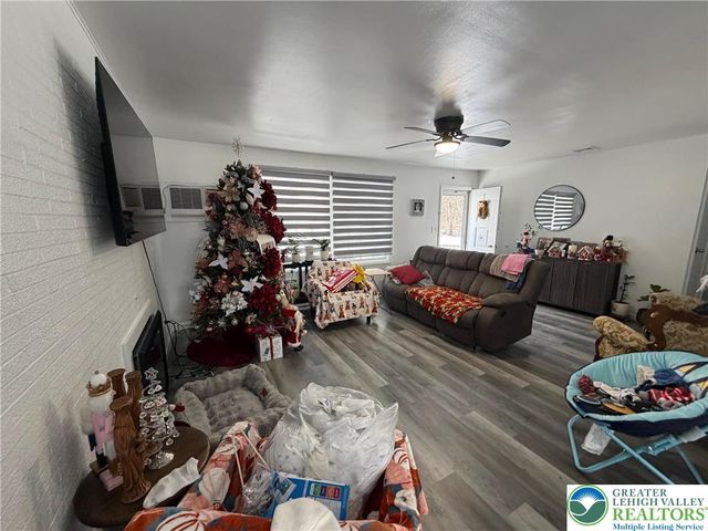 162 Independence Road, Smithfield Twp, PA 18301