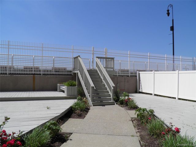 522 Shore Road 2AA, Long Beach, NY 11561