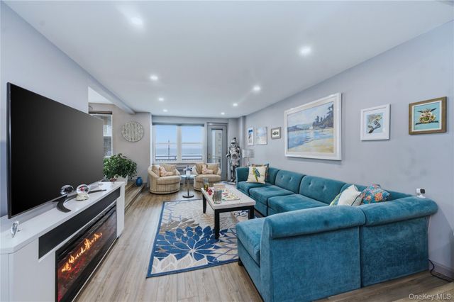 522 Shore Road 2AA, Long Beach, NY 11561