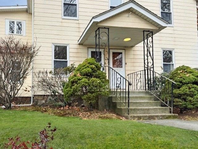 80 Delmont Ave, Worcester, MA 01604