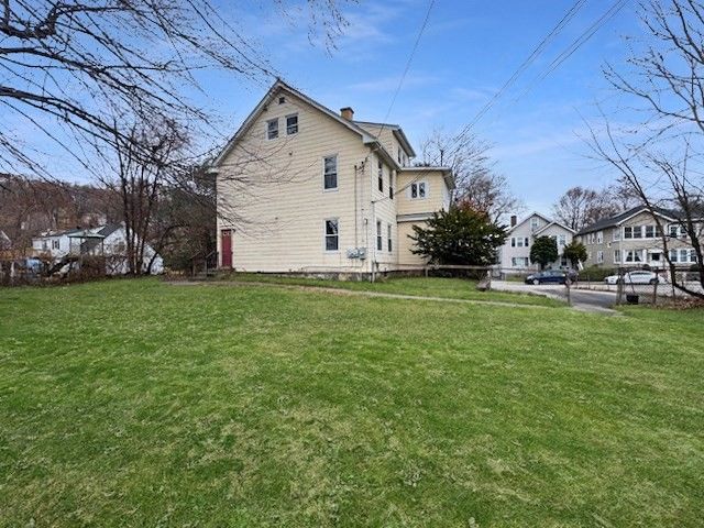 80 Delmont Ave, Worcester, MA 01604