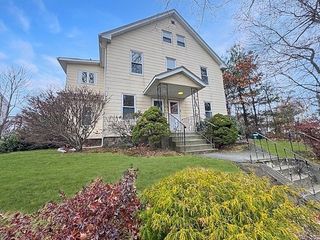 80 Delmont Ave, Worcester, MA 01604