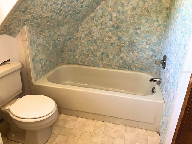 21004 NEGRIL COURT, Lutz, FL 33558