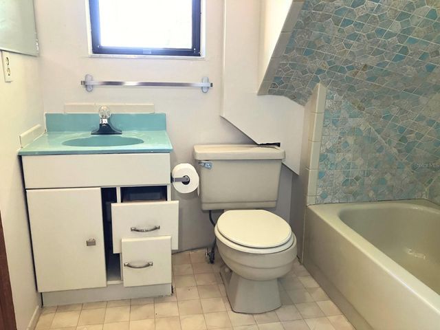 21004 NEGRIL COURT, Lutz, FL 33558