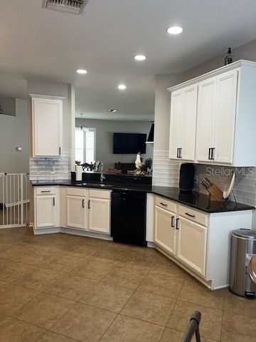 211 WESTCHESTER HILLS LANE, Valrico, FL 33594