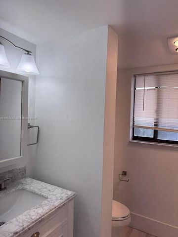 5917 Via Vermilya 203, Lake Worth, FL 33462