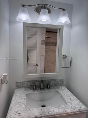 5917 Via Vermilya 203, Lake Worth, FL 33462