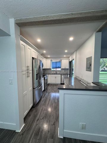 5917 Via Vermilya 203, Lake Worth, FL 33462