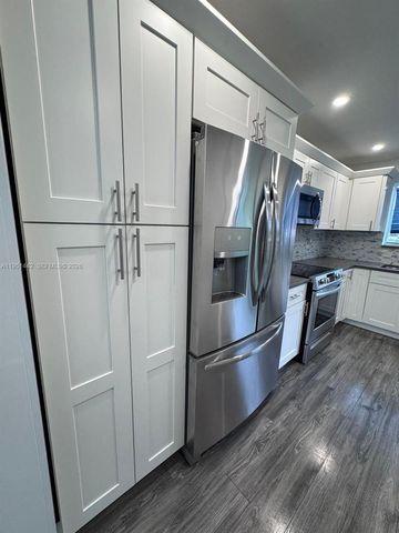 5917 Via Vermilya 203, Lake Worth, FL 33462