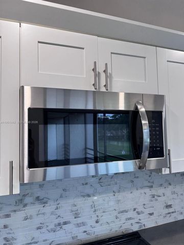 5917 Via Vermilya 203, Lake Worth, FL 33462