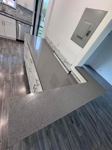 5917 Via Vermilya 203, Lake Worth, FL 33462