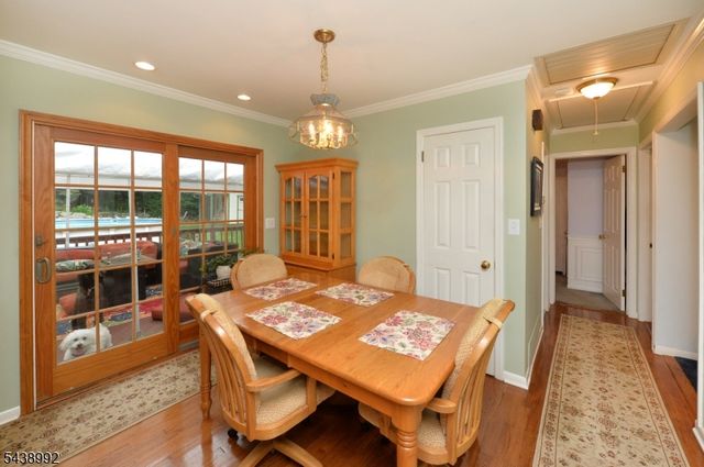 30 Knolls Rd, Bloomingdale Boro, NJ 07403