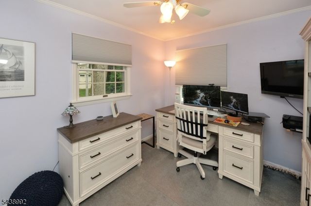 30 Knolls Rd, Bloomingdale Boro, NJ 07403