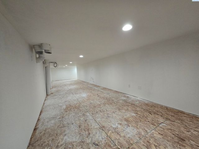 1505 E Spokane Street, Pasco, WA 99301