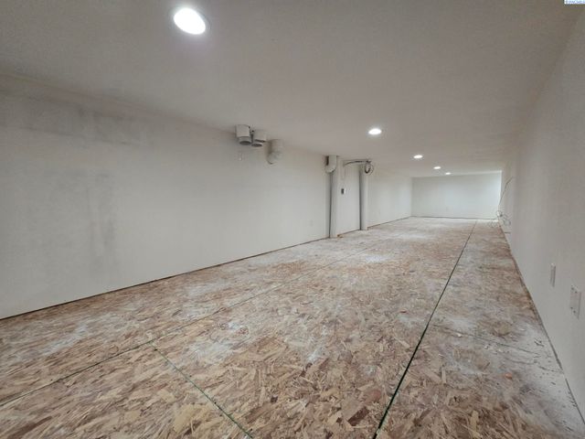 1505 E Spokane Street, Pasco, WA 99301