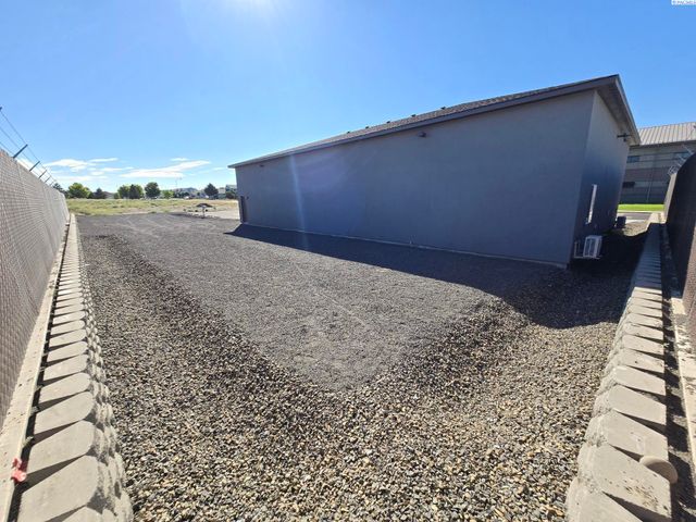 1505 E Spokane Street, Pasco, WA 99301