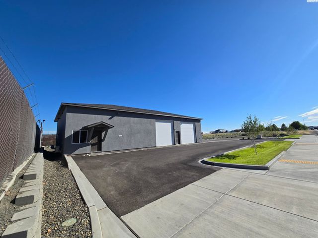 1505 E Spokane Street, Pasco, WA 99301
